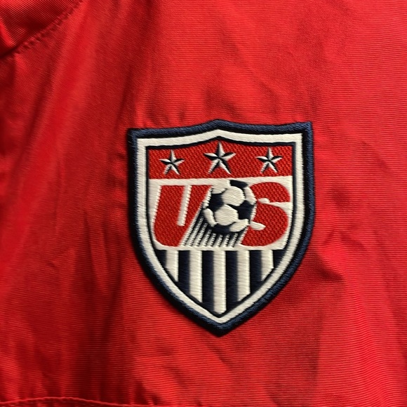 Women Size Small Nike USA Soccer Full Zip Windbreaker Jacket Red - Picture 2 of 5
